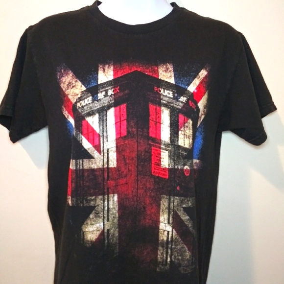 3/$18 Dr. Who Black Tardis Union Jack T-Shirt - Picture 2 of 5